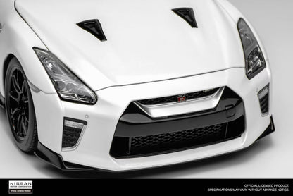 Motorhelix 1:18 Nissan GT-R (R35) Track Edition Engineered by NISMO 2020 (3 Colors)