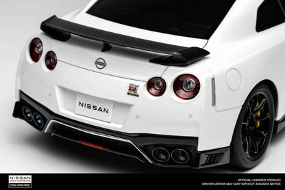 Motorhelix 1:18 Nissan GT-R (R35) Track Edition Engineered by NISMO 2020 (3 Colors)