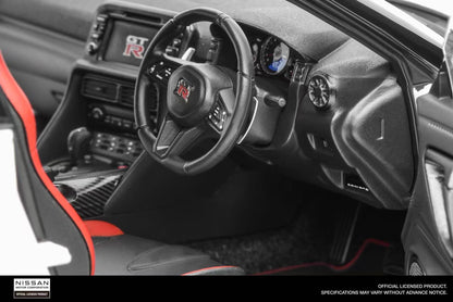 Motorhelix 1:18 Nissan GT-R (R35) Track Edition Engineered by NISMO 2020 (3 Colors)