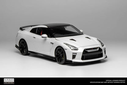 Motorhelix 1:18 Nissan GT-R (R35) Track Edition Engineered by NISMO 2020 (3 Colors)