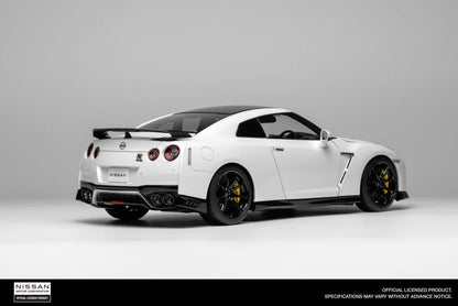 Motorhelix 1:18 Nissan GT-R (R35) Track Edition Engineered by NISMO 2020 (3 Colors)