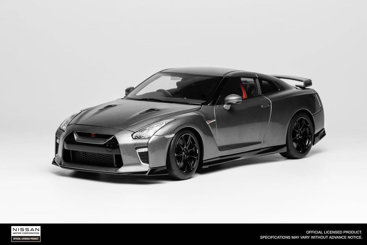 Motorhelix 1:18 Nissan GT-R (R35) Track Edition Engineered by NISMO 2020 (3 Colors)