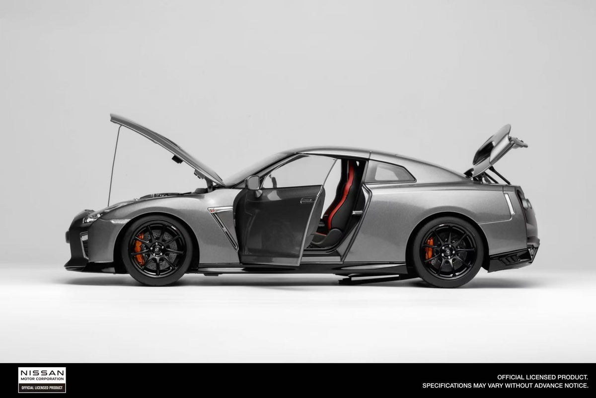 Motorhelix 1:18 Nissan GT-R (R35) Track Edition Engineered by NISMO 2020 (3 Colors)