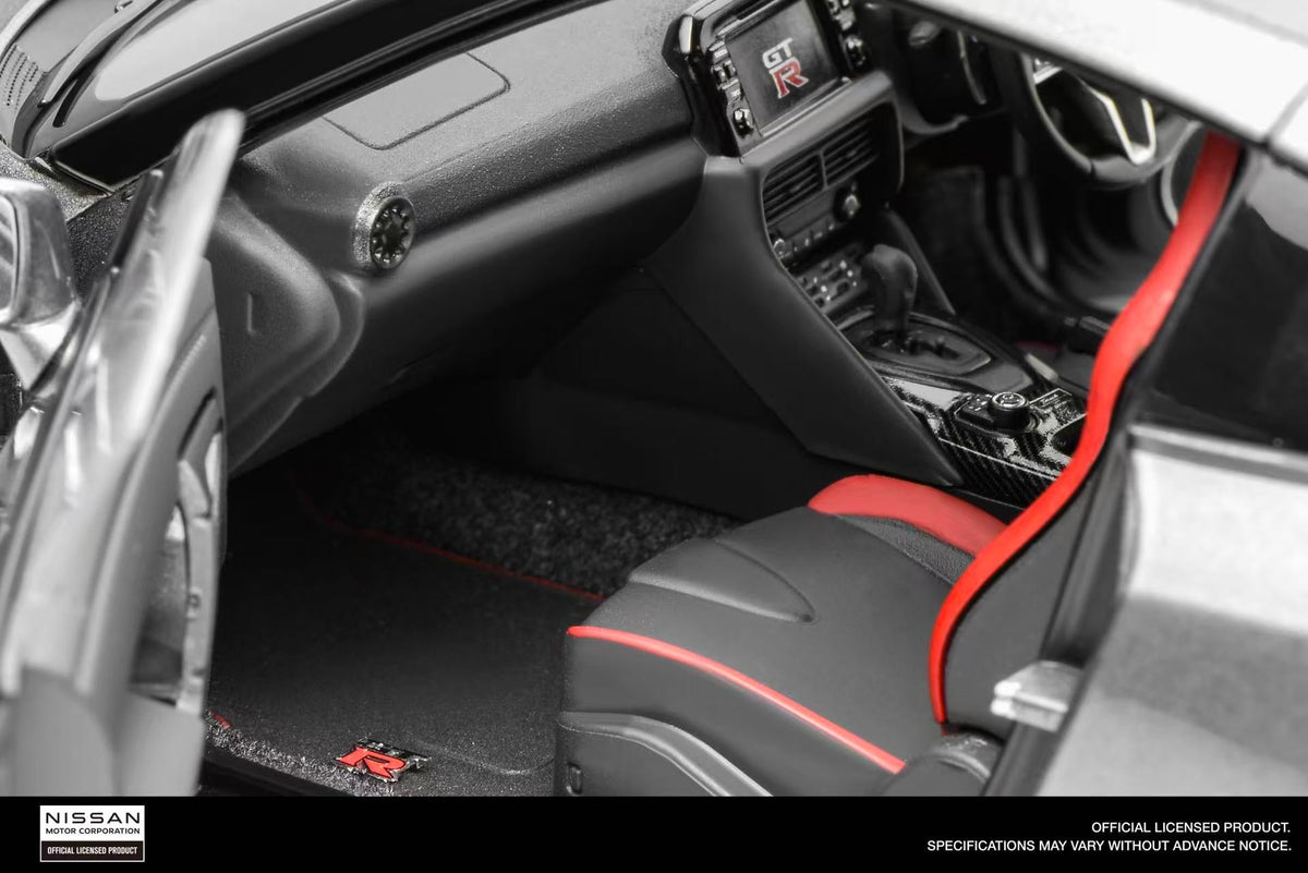Motorhelix 1:18 Nissan GT-R (R35) Track Edition Engineered by NISMO 2020 (3 Colors)
