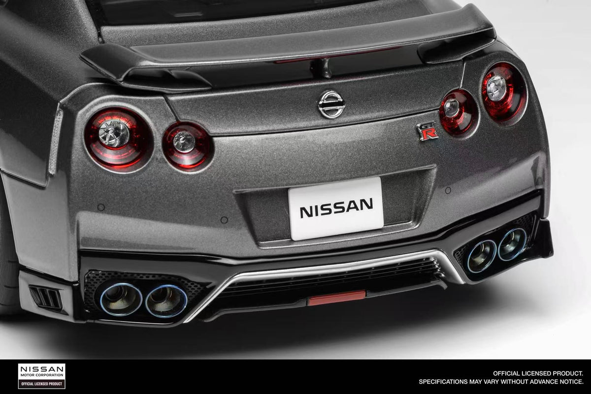 Motorhelix 1:18 Nissan GT-R (R35) Track Edition Engineered by NISMO 2020 (3 Colors)