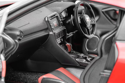 Motorhelix 1:18 Nissan GT-R NISMO (R35) Special Edition 2022 (3 Colors)