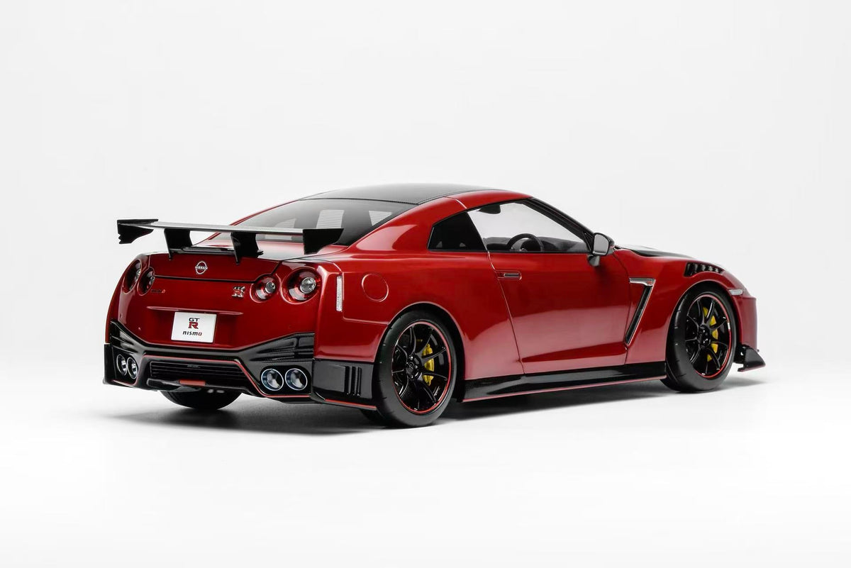 Motorhelix 1:18 Nissan GT-R NISMO (R35) Special Edition 2022 (3 Colors)
