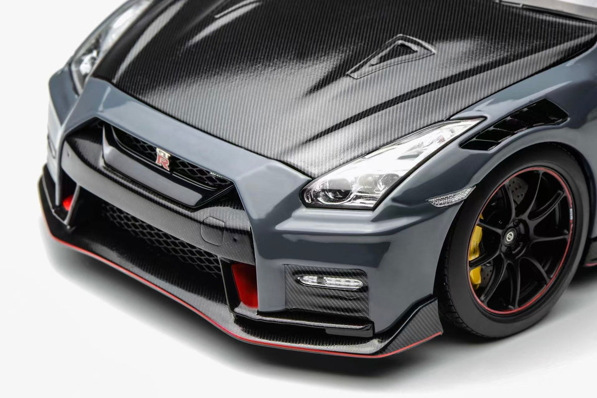 Motorhelix 1:18 Nissan GT-R NISMO (R35) Special Edition 2022 (3 Colors)