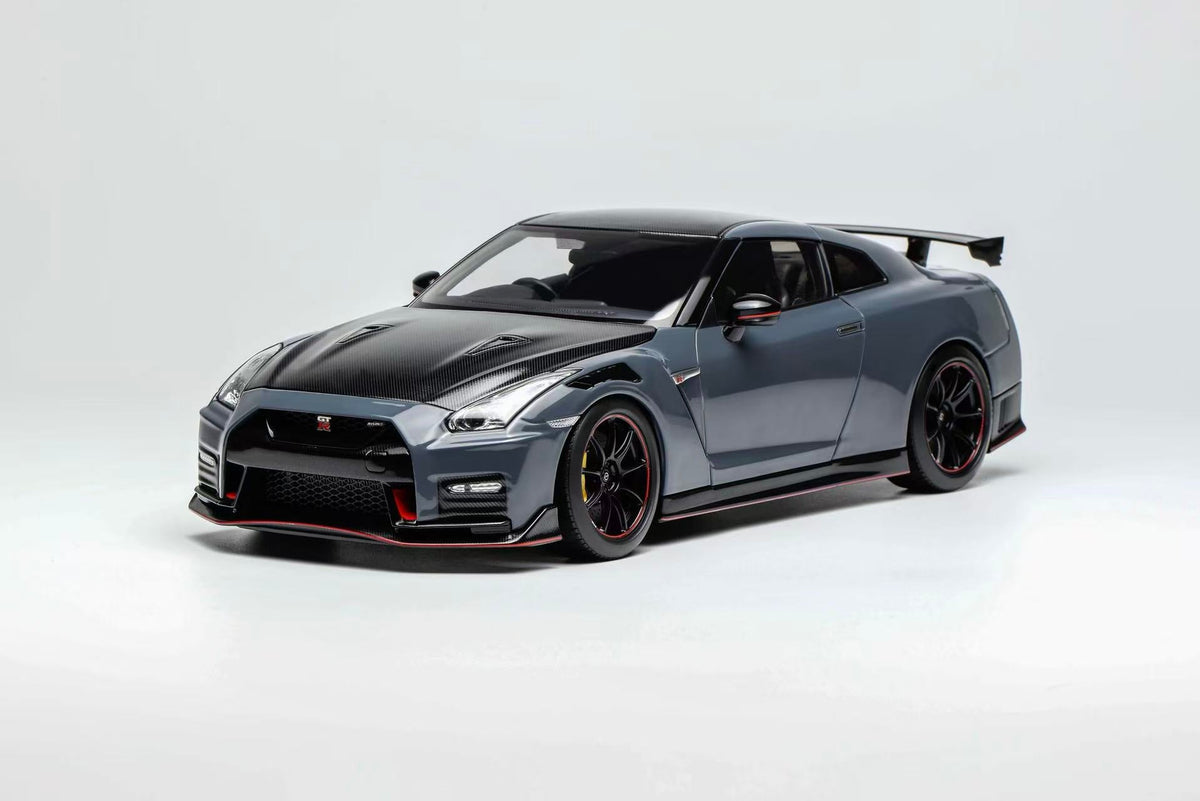Motorhelix 1:18 Nissan GT-R NISMO (R35) Special Edition 2022 (3 Colors)