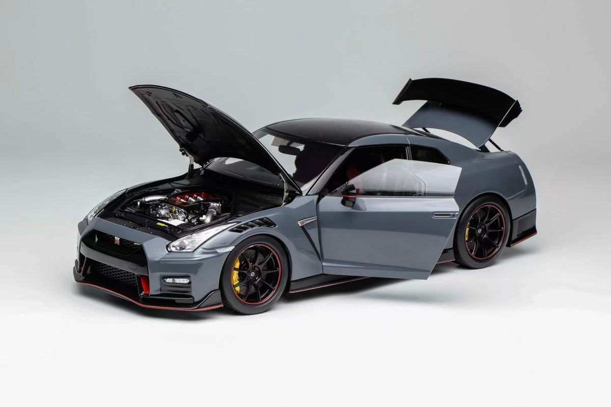 Motorhelix 1:18 Nissan GT-R NISMO (R35) Special Edition 2022 (3 Colors)