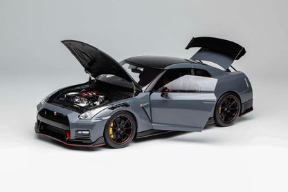 Motorhelix 1:18 Nissan GT-R NISMO (R35) Special Edition 2022 (3 Colors)