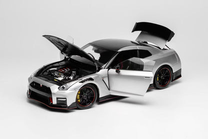 Motorhelix 1:18 Nissan GT-R NISMO (R35) Special Edition 2022 (3 Colors)