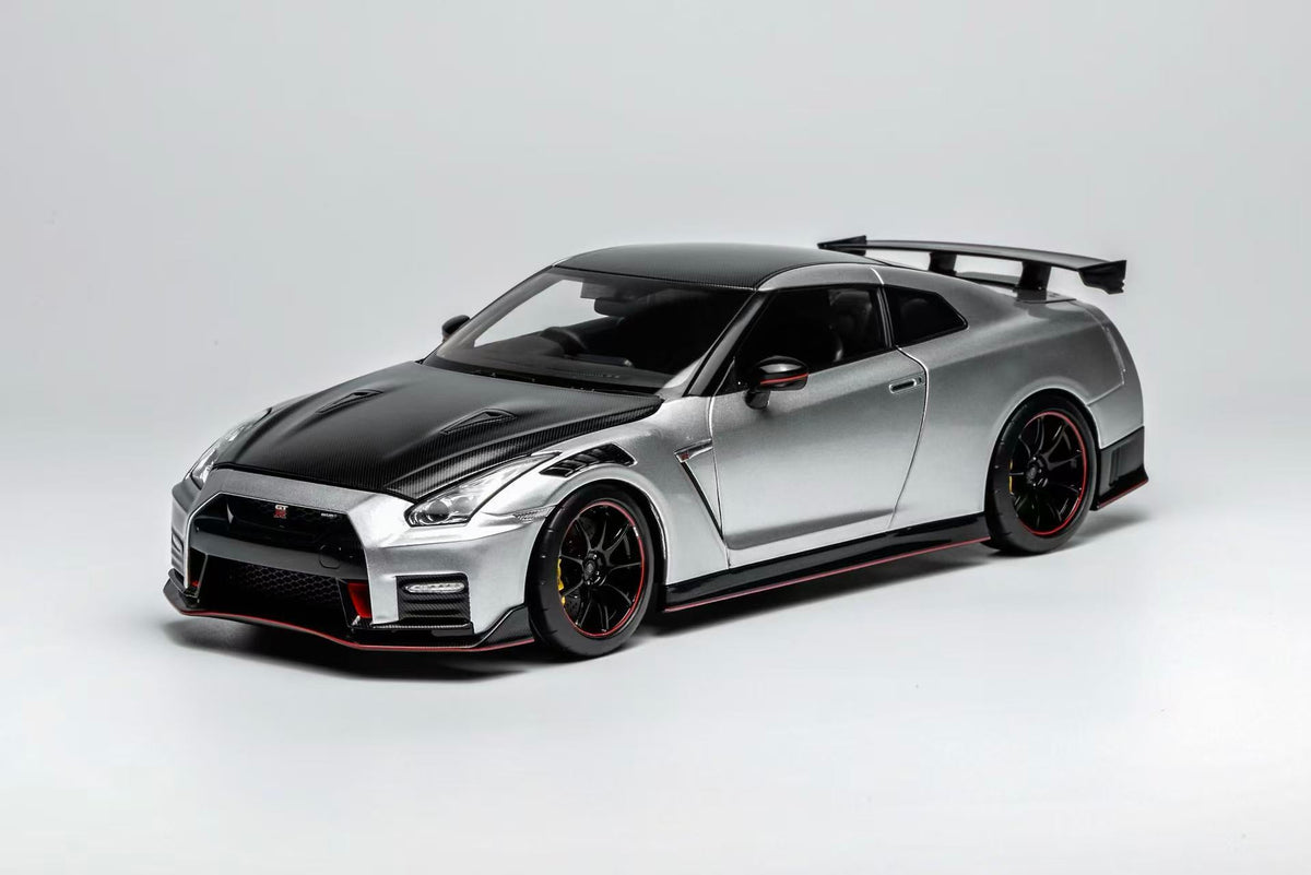 Motorhelix 1:18 Nissan GT-R NISMO (R35) Special Edition 2022 (3 Colors)