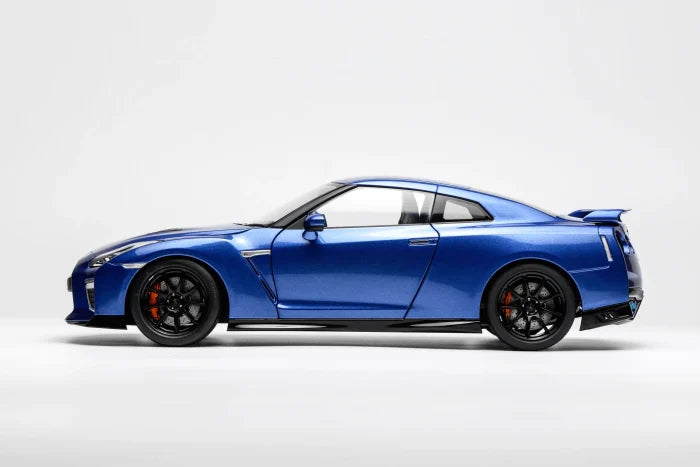 MOTORHELIX 1:18 Nissan GT-R(R35) Track Edition Engineered By NISMO 2020 M83504/M83505
