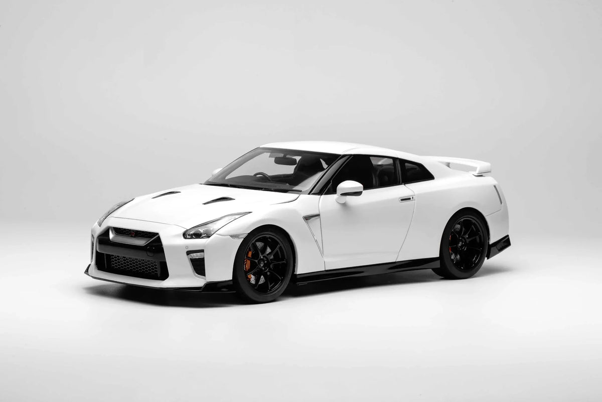 MOTORHELIX 1:18 Nissan GT-R (R35) Track Edition Engineered by NISMO T-Spec 2022 M83506/M83519