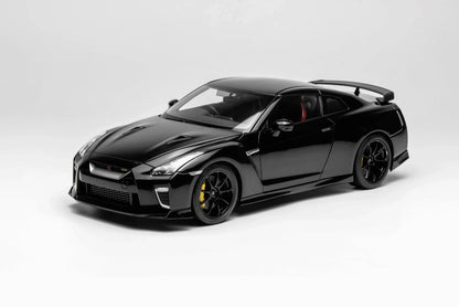 MOTORHELIX 1:18 Nissan GT-R (R35) Track Edition Engineered by NISMO T-Spec 2022 M83506/M83519