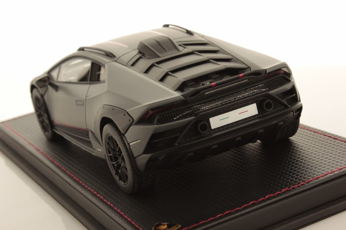 MR Collection 1:18 Lamborghini Huracan Sterrato (Grigio Vulcano)