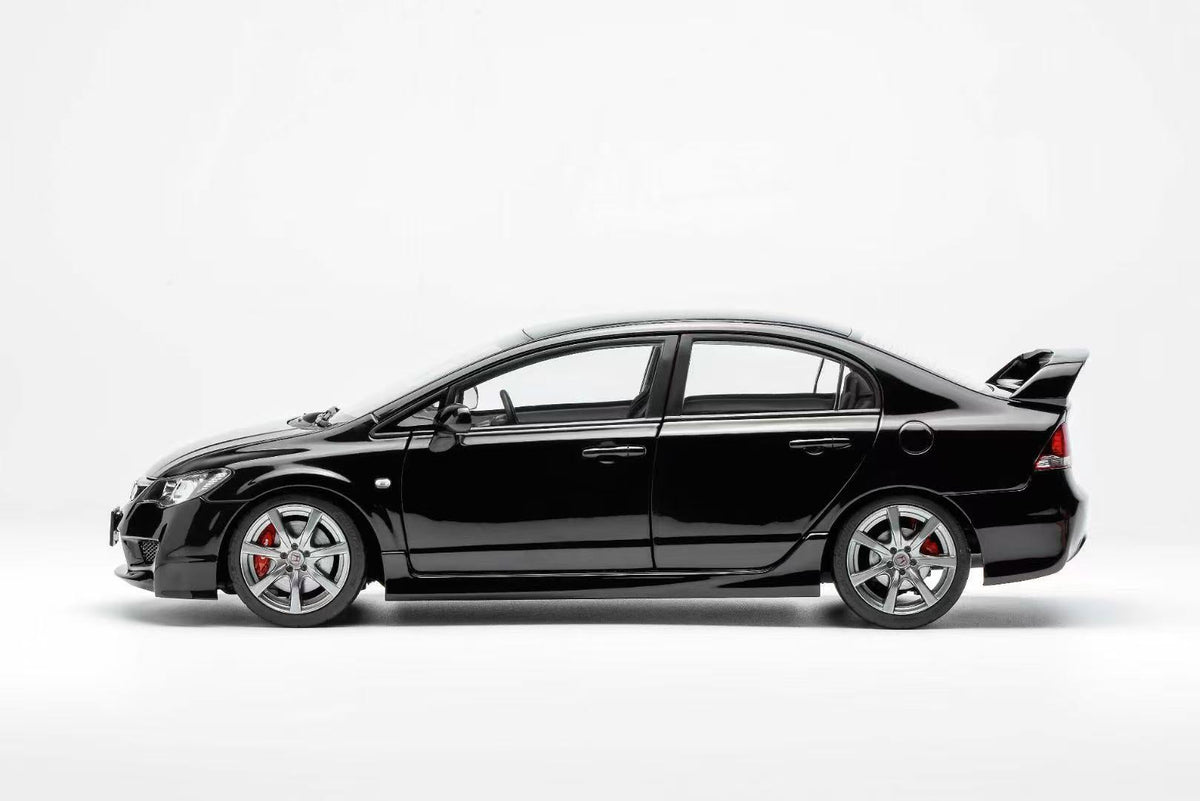MOTORHELIX 1:18 Honda Civic Type R (FD2) 2007 Facelift M85406