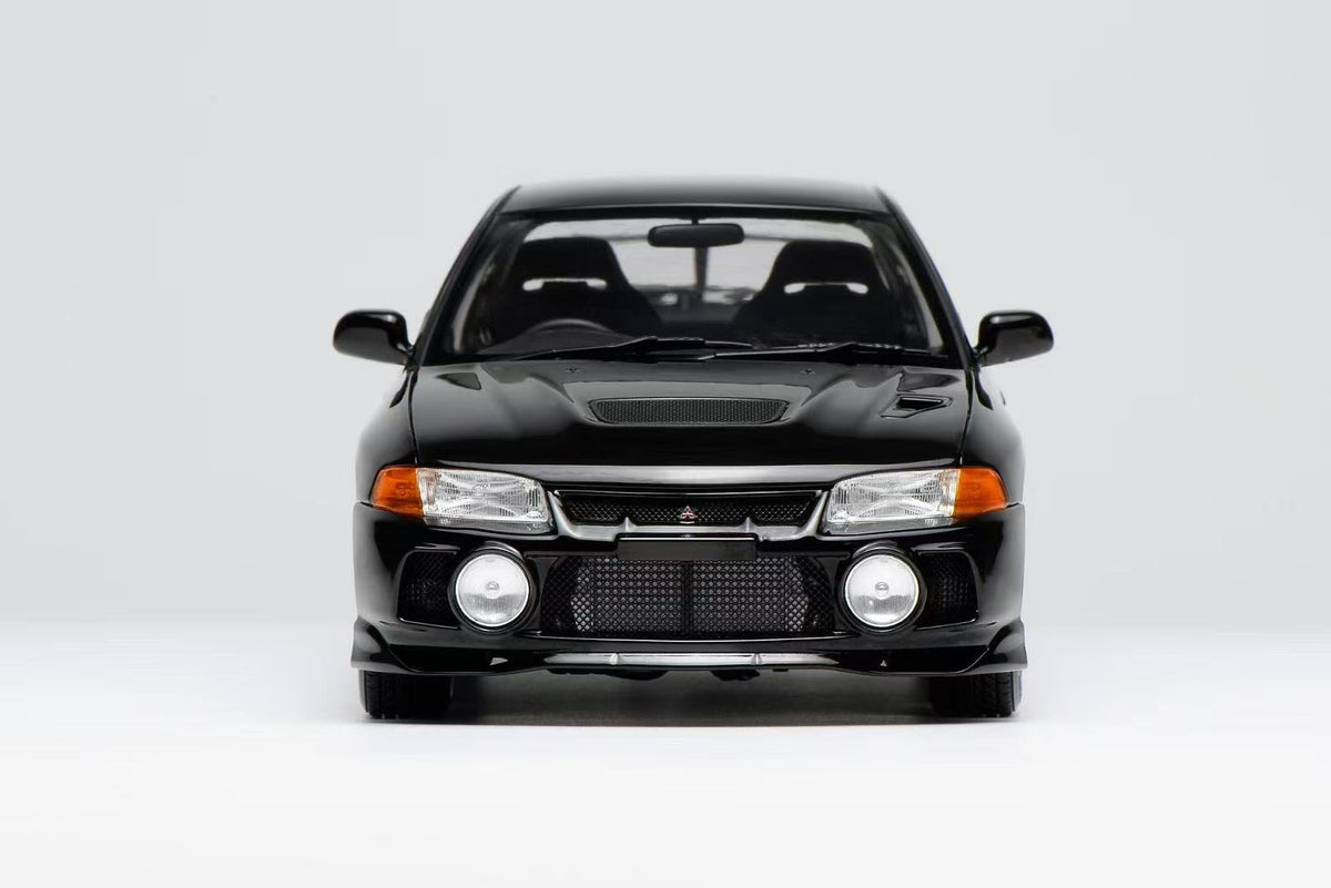 MOTORHELIX 1:18 Mitsubishi Lancer Evolution IV - Pirens Pearl Black M84002
