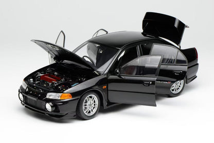 MOTORHELIX 1:18 Mitsubishi Lancer Evolution IV - Pirens Pearl Black M84002
