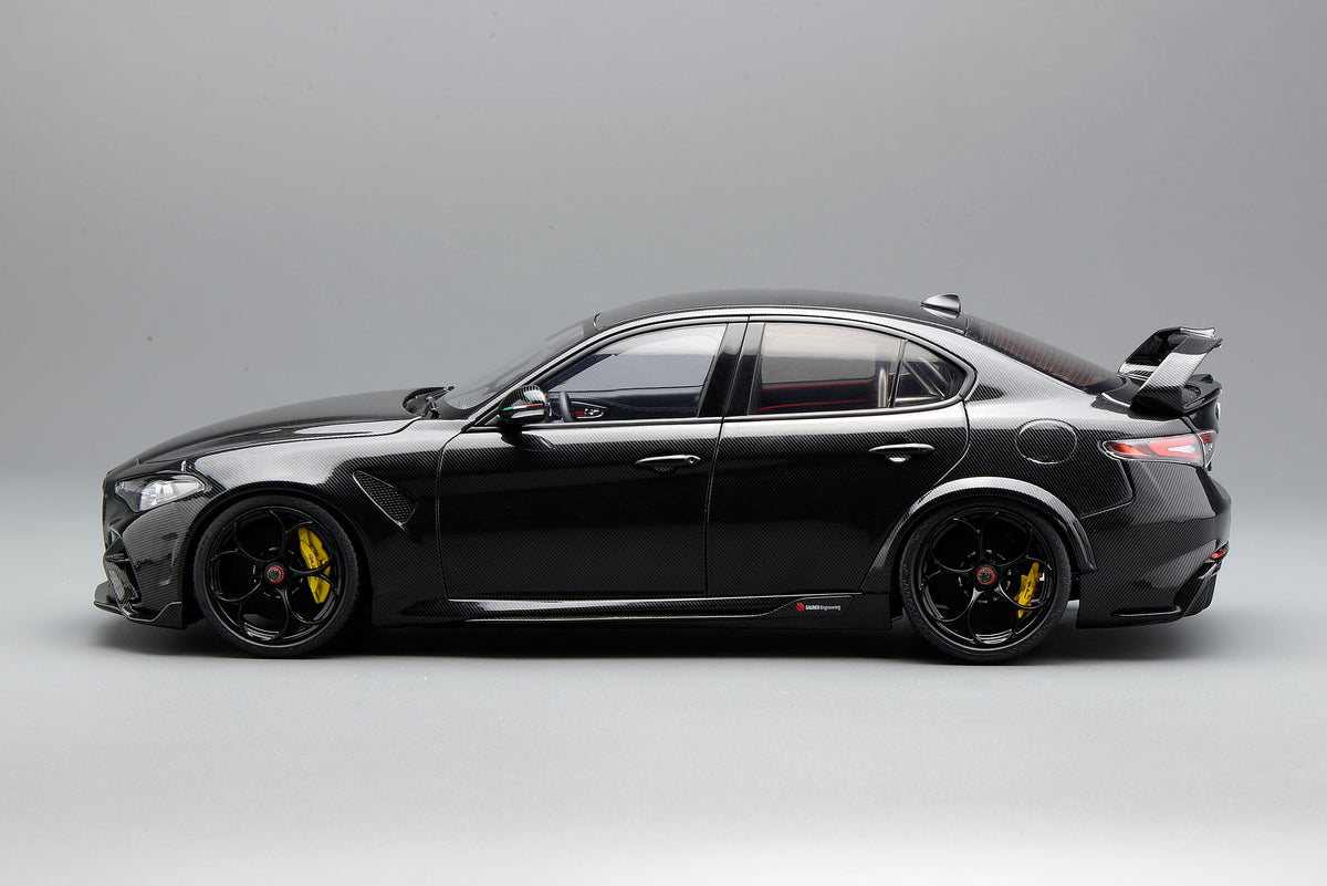 Motorhelix 1:18 Alfa Romeo Giulia GTAm Carbon Edition M89013