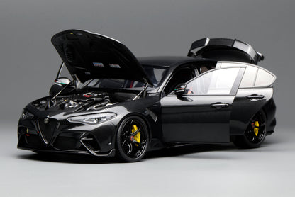 Motorhelix 1:18 Alfa Romeo Giulia GTAm Carbon Edition M89013
