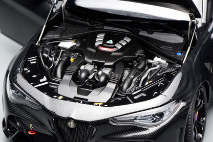 Motorhelix 1:18 Alfa Romeo Giulia GTAm Carbon Edition M89013