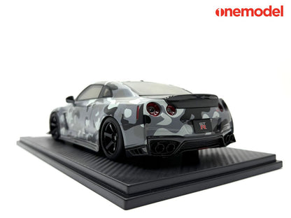 One Model 1:18 GTR R35 Custom Edition (5 Colours)