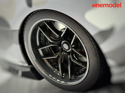One Model 1:18 GTR R35 Custom Edition (5 Colours)