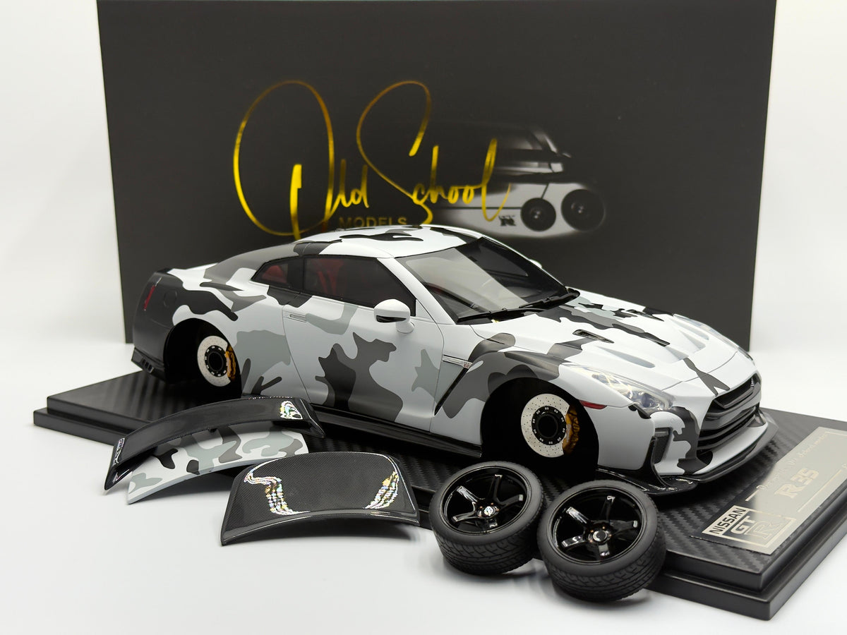 One Model 1:18 GTR R35 Custom Edition (5 Colours)