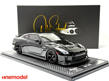 One Model 1:18 GTR R35 Custom Edition (5 Colours)