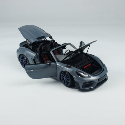 Minichamps 1:18 Caymen 718 Spyder RS Weissach Package 110063130/ 110063131
