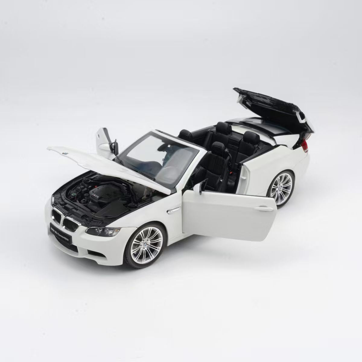 [Preorder] Kyosho 1:18 BMW M3 CONVERTIBLE(E93M) ALPINE WHITE 08738AW