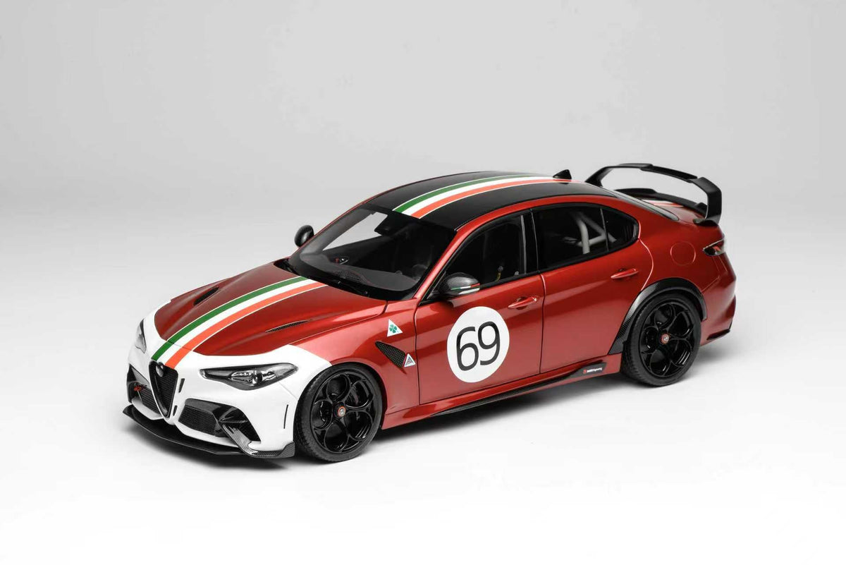 MOTORHELIX 1:18 Alfa Romeo Giulia GTAm Red Two-Tone /ltaly#69 M89010
