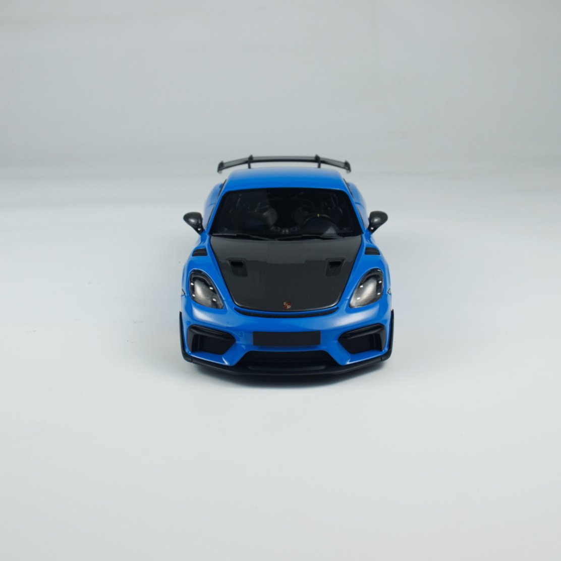 Minichamps 1:18 Caymen 718 Caymen GT4 RS Weissach Package