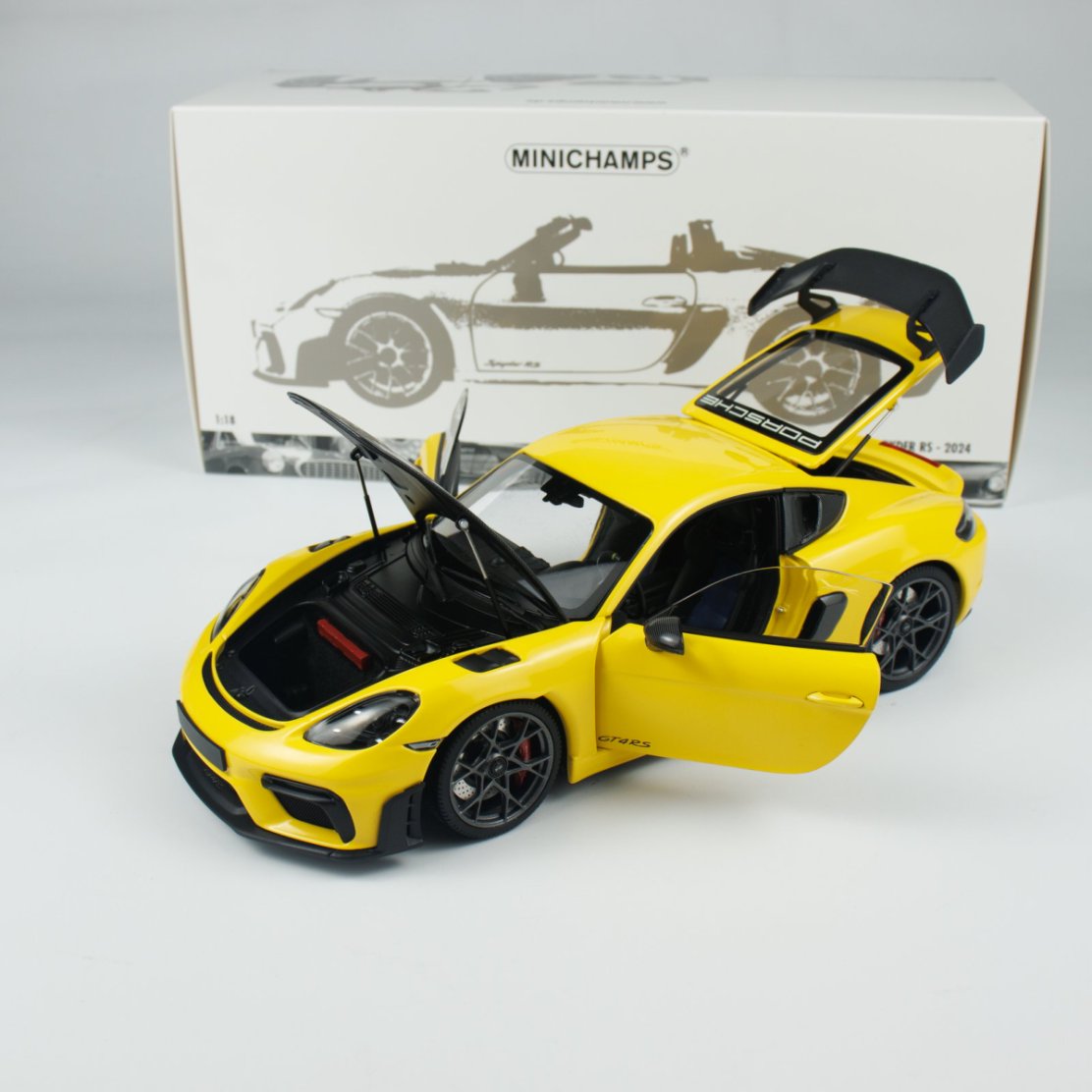 Minichamps 1:18 Caymen 718 Caymen GT4 RS Weissach Package