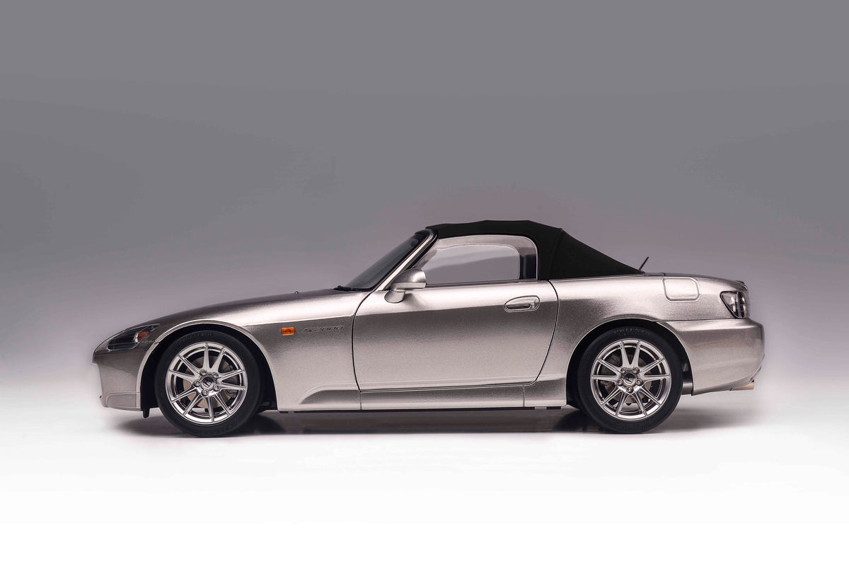 MOTORHELIX 1:18 Honda S2000 (AP2) - Silver