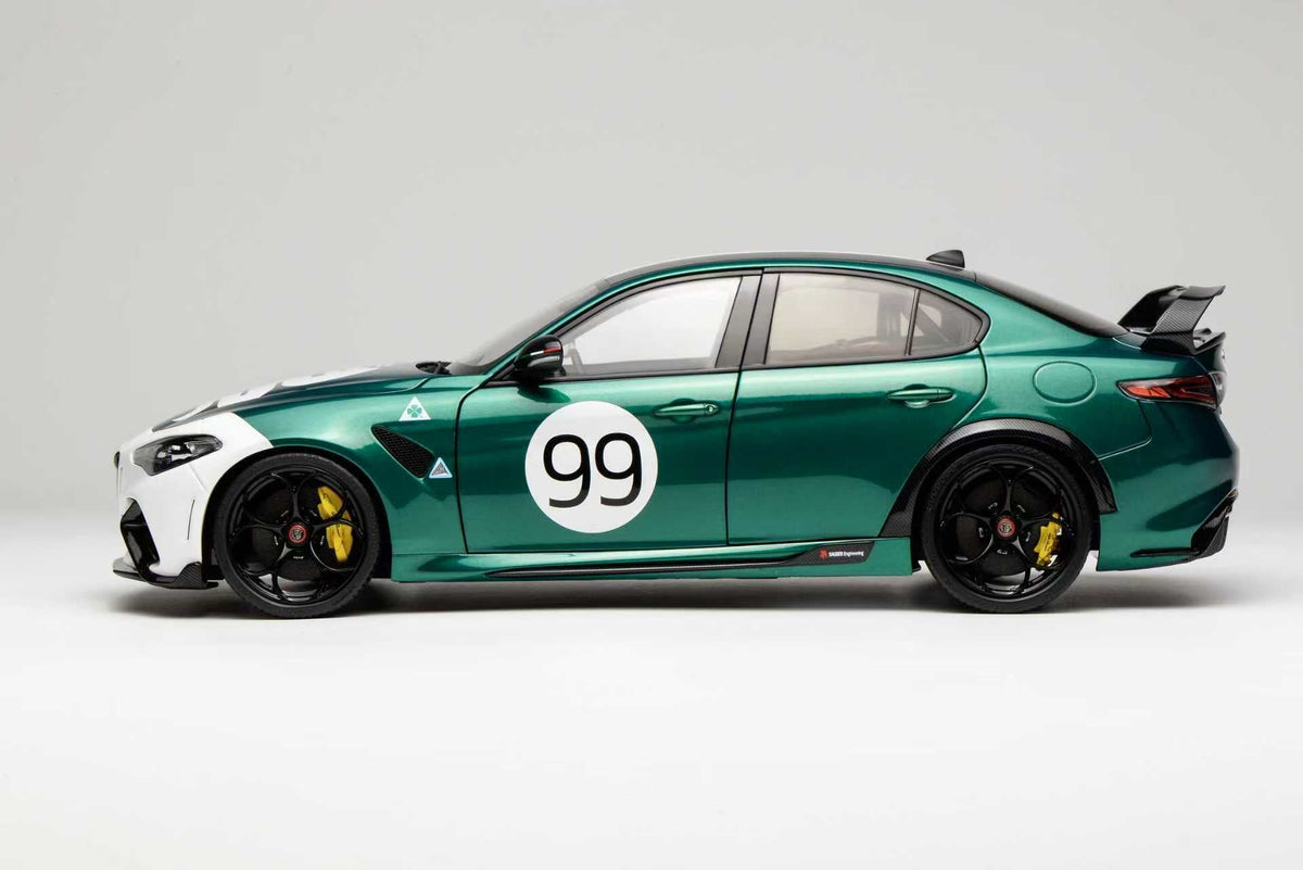 MOTORHELIX 1:18 Alfa Romeo Giulia GTAm Green Livery Two-Tone #99 M89014