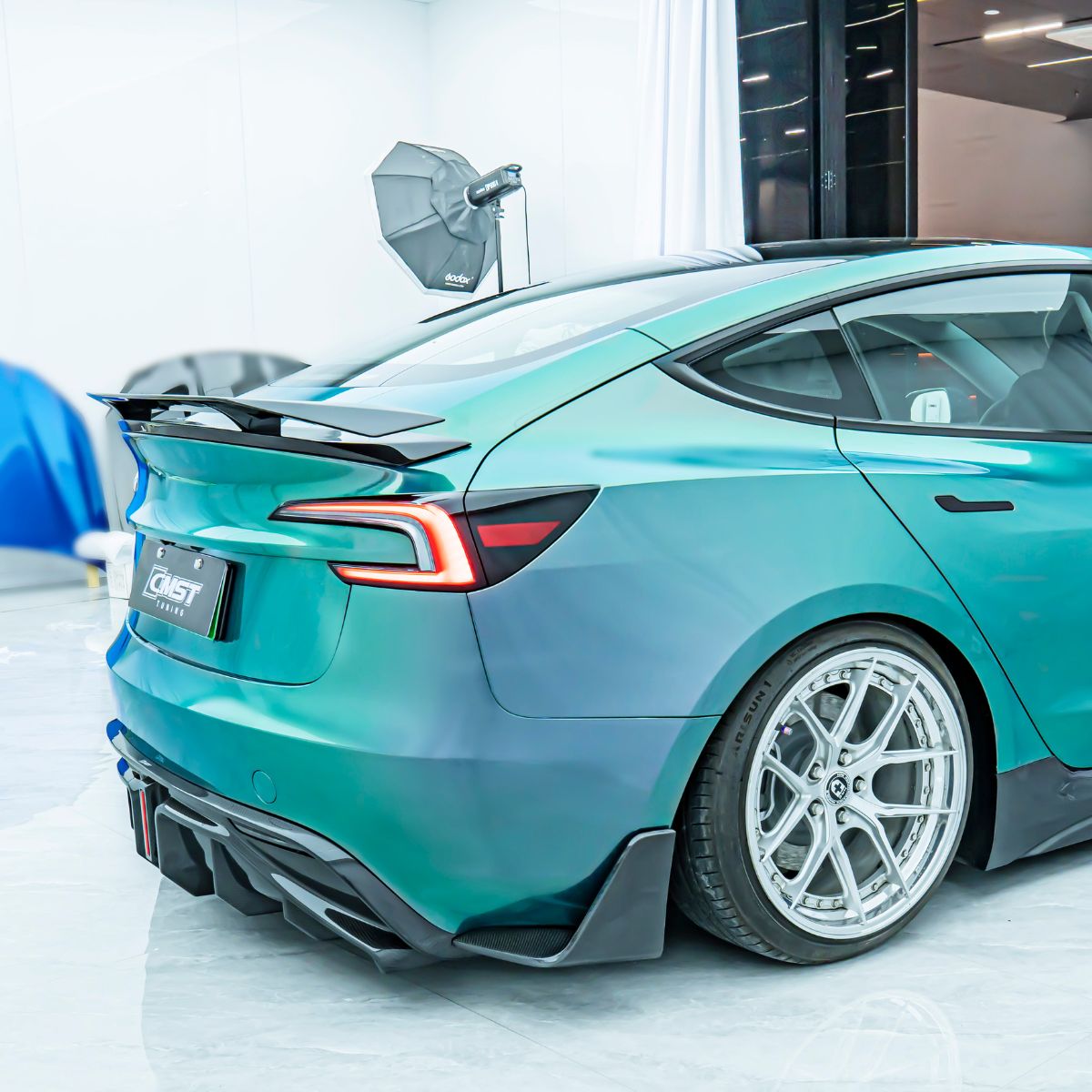 GT-Style Carbon Fiber Rear Spoiler Wing for Model 3 Highland