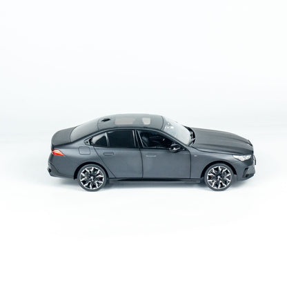 MINICHAMPS 1:18 BMW i5 - 2023 - Gray METALLIC 110023401