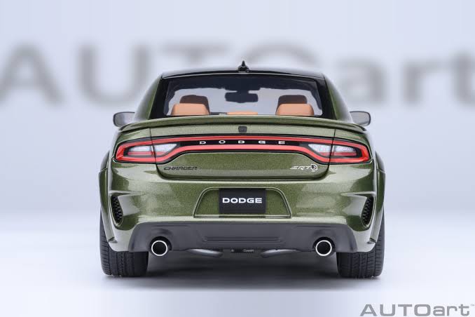 AUTOart 1:18 Dodge Charger SRT Hellcat Redeye jailbreak F8 Green 71752