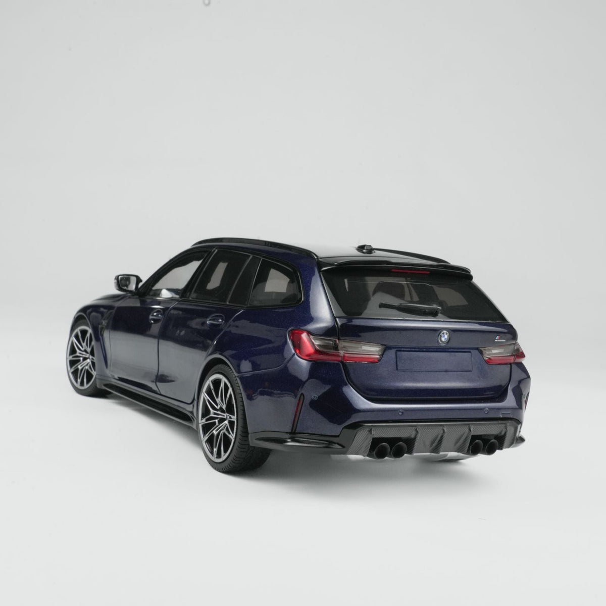 MINICHAMPS 1:18 BMW M3 TOURING-2024 - TANSANIT BLUE 113024016