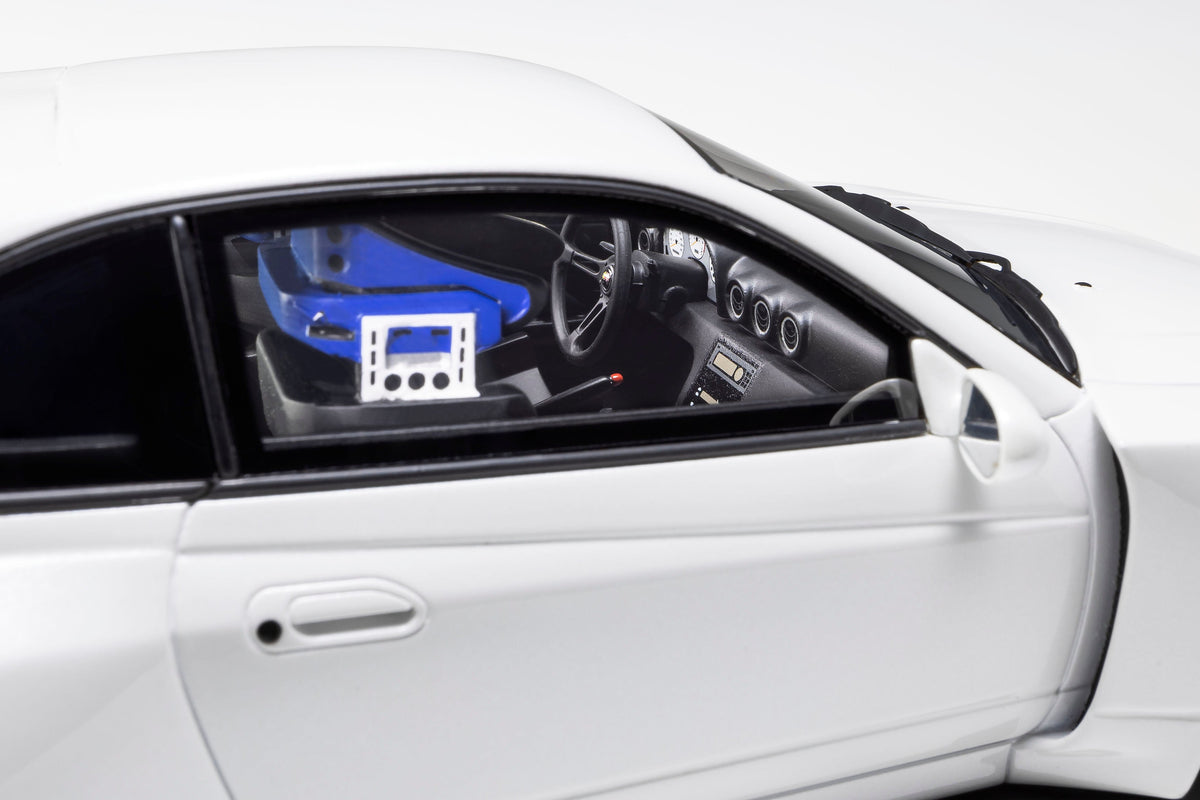 Kyosho 1:18 Nissan Silvia S15 Khyzyl Saleem (White) KSR18066W