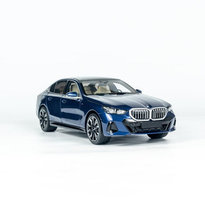 MINICHAMPS 1:18 BMW i5 - 2023 - BLUE METALLIC 110023400