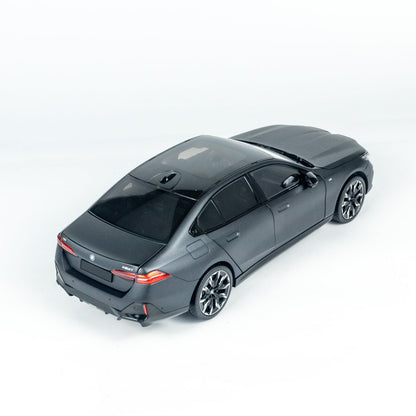 MINICHAMPS 1:18 BMW i5 - 2023 - Gray METALLIC 110023401