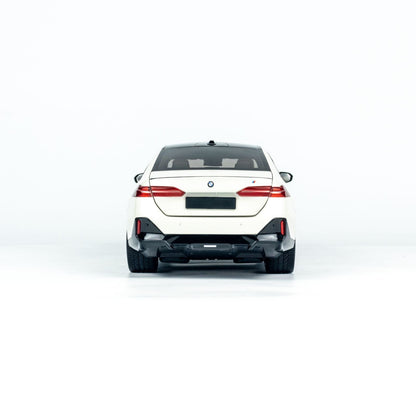 MINICHAMPS 1:18 BMW i5 - 2023 - WHITE METALLIC 110023402