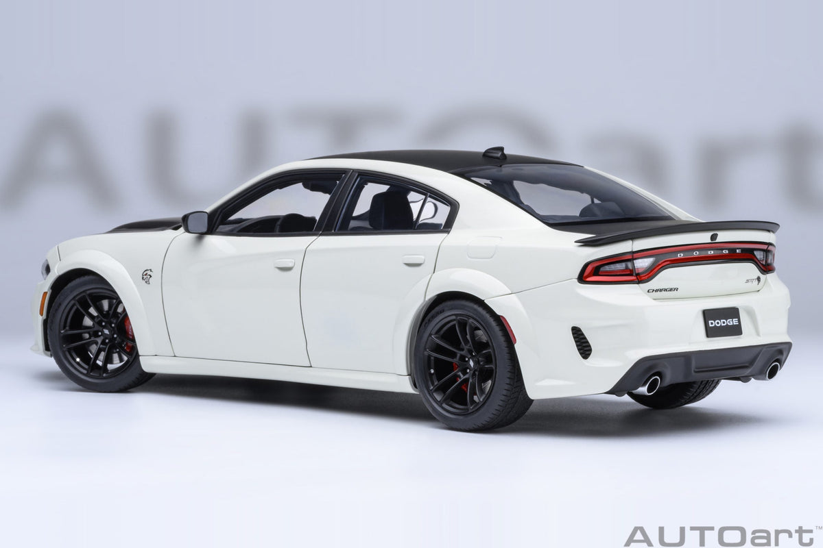 AUTOart 1:18 Dodge Charger SRT Hellcat Redeye jailbreak Knuckle White 71751