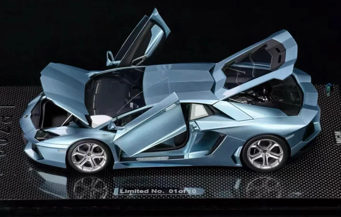 MCM 1:18 Lamborghini Aventador LP700 Fully Open Ice Blue