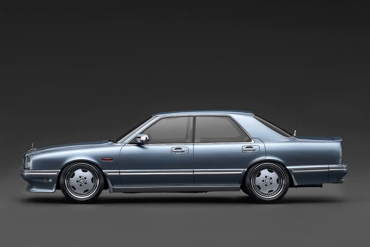 [Preorder] Ignition Model 1:18 NISSAN GLORIA CIMA (Y31) Light Blue IG3902