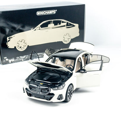MINICHAMPS 1:18 BMW i5 - 2023 - WHITE METALLIC 110023402
